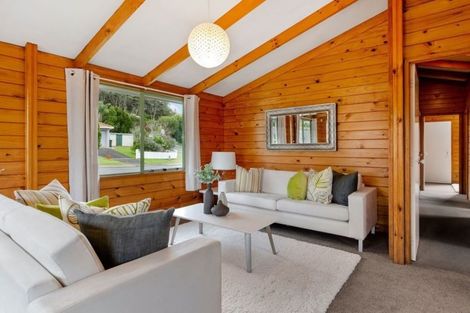 Photo of property in 1/4 Fernlea Rise, Bayview, Auckland, 0629