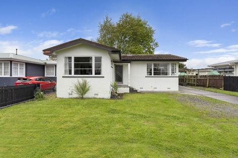 Photo of property in 19 Botanical Road, Takaro, Palmerston North, 4412