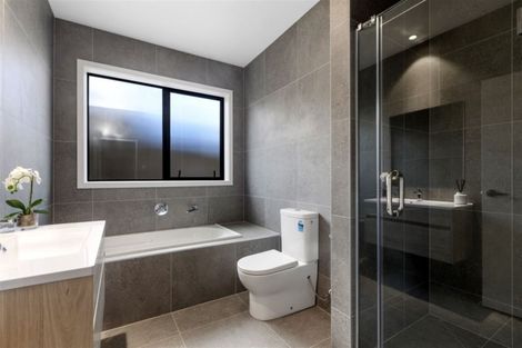 Photo of property in 11 Len Ireland Drive, Kumeu, 0810