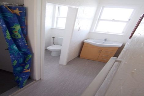 Photo of property in 327 Adelaide Road, Newtown, Wellington, 6021