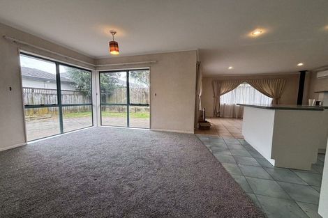 Photo of property in 2/15 Dunn Place, Farm Cove, Auckland, 2010