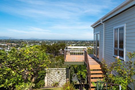 Photo of property in 18 Guys Hill Road, Hospital Hill, Napier, 4110