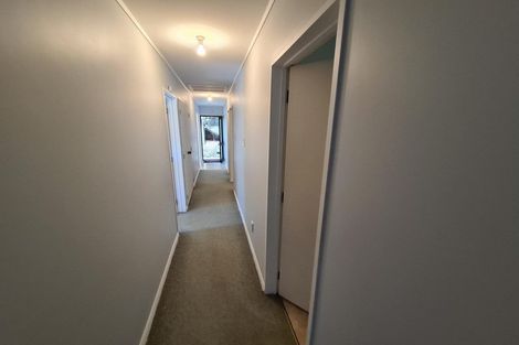 Photo of property in 1/96 Edmonton Road, Henderson, Auckland, 0612