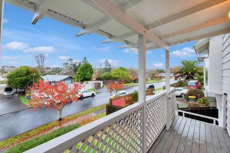 Photo of property in 2/55 Chislehurst Street, Henderson, Auckland, 0612