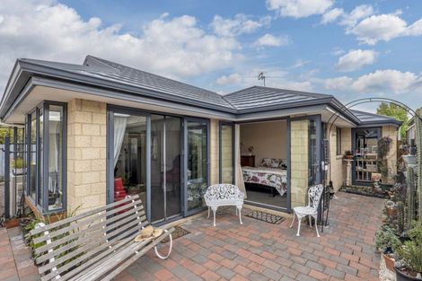 Photo of property in 12c Grassmere Street, Papanui, Christchurch, 8052