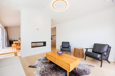 Photo of property in 48 Memorial Drive, Hokowhitu, Palmerston North, 4410