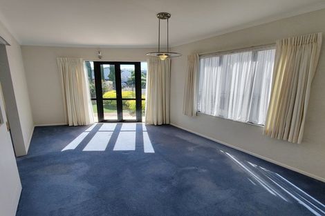 Photo of property in 8 Hattaway Avenue, Bucklands Beach, Auckland, 2012