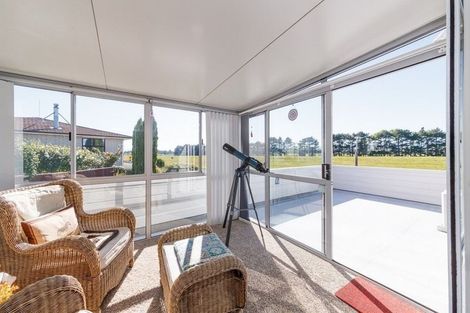 Photo of property in 95 Wikiriwhi Crescent, Awapuni, Palmerston North, 4412