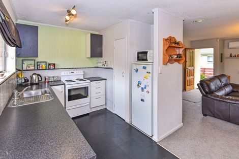 Photo of property in 2/11 Berwyn Avenue, Takanini, 2112