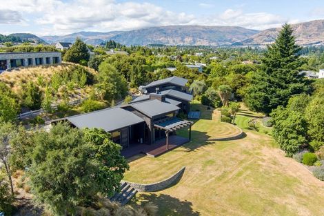 Photo of property in 10 Minaret Ridge, Wanaka, 9305