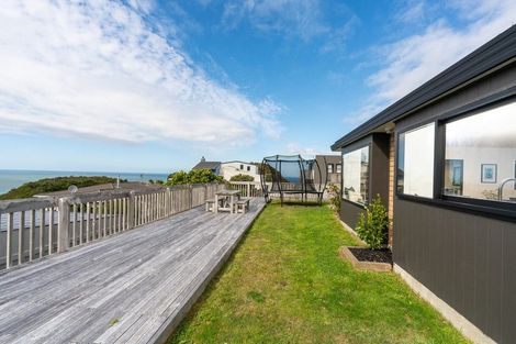 Photo of property in 39 Bowes Crescent, Strathmore Park, Wellington, 6022