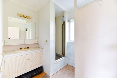 Photo of property in 109 Tiroroa Avenue, Te Atatu South, Auckland, 0610