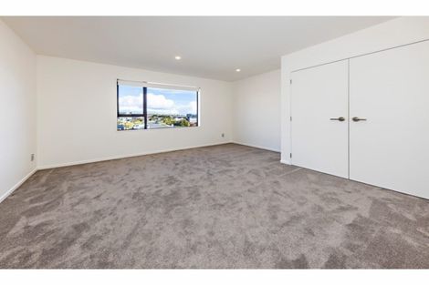 Photo of property in 40 Dawood Place, The Gardens, Auckland, 2105