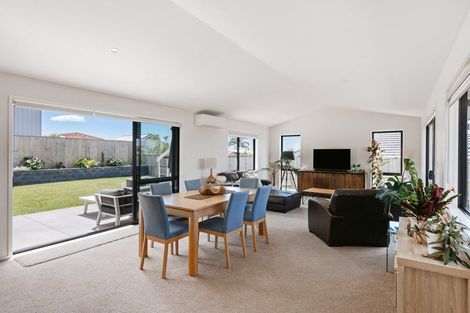 Photo of property in 12 Brendan Close, Omokoroa, 3114