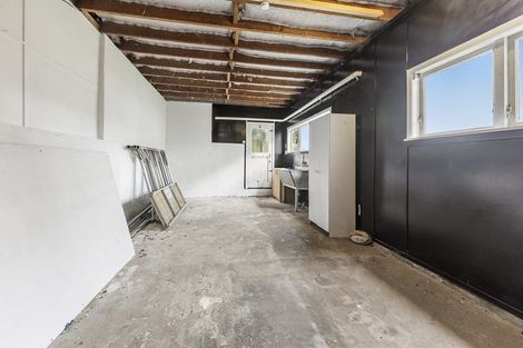 Photo of property in 4 Mana View Road, Paremata, Porirua, 5026