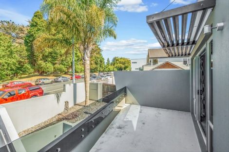 Photo of property in 21c Ruakiwi Road, Hamilton Lake, Hamilton, 3204