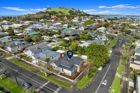 Photo of property in 37 Mozeley Avenue, Devonport, Auckland, 0624