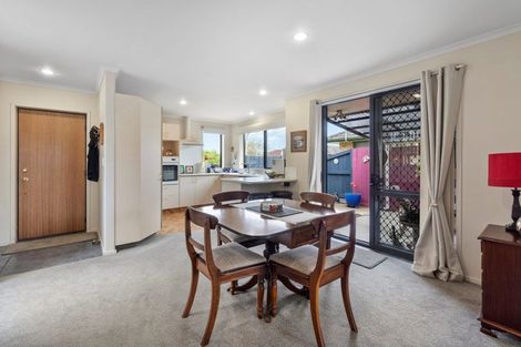 Photo of property in 16 Archer Court, Hamilton East, Hamilton, 3216