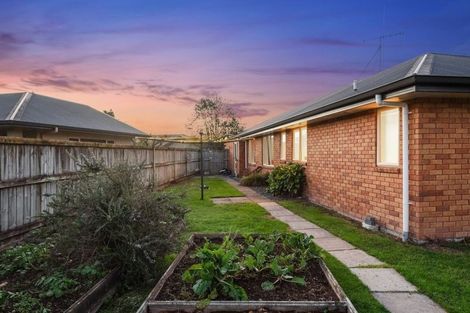 Photo of property in 22 Coleraine Drive, Rototuna, Hamilton, 3210