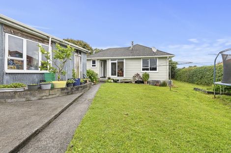 Photo of property in 64 Omata Road, Marfell, New Plymouth, 4310