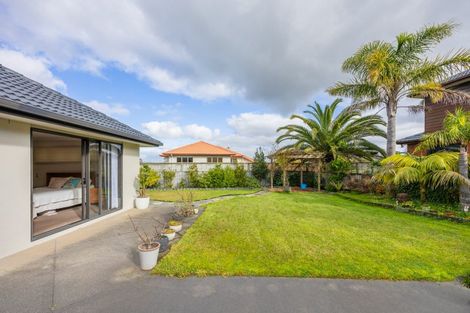 Photo of property in 6 Lough Derg Place, Pinehill, Auckland, 0632