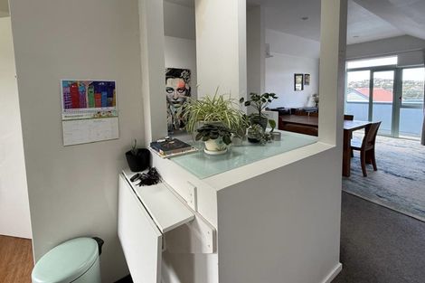 Photo of property in 93a Kelburn Parade, Kelburn, Wellington, 6012