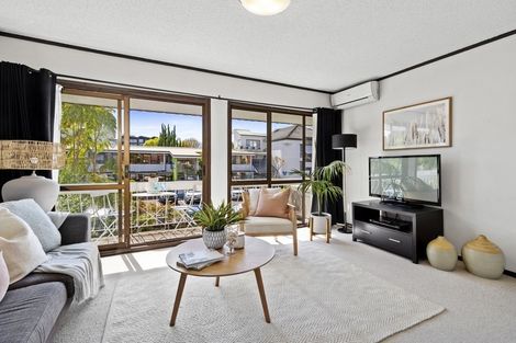 Photo of property in 9/1 Glen Road, Browns Bay, Auckland, 0630