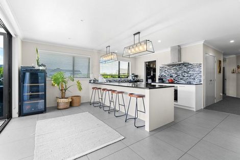 Photo of property in 15 Mike Smith Drive, Cambridge, 3434