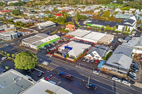 Photo of property in 330 Devon Street West, New Plymouth, 4310