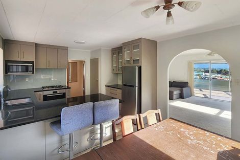 Photo of property in 56 Colchester Crescent, Newlands, Wellington, 6037