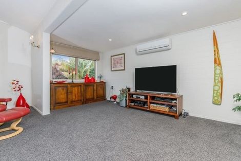 Photo of property in 3 Tanglewood Place, Cockle Bay, Auckland, 2014