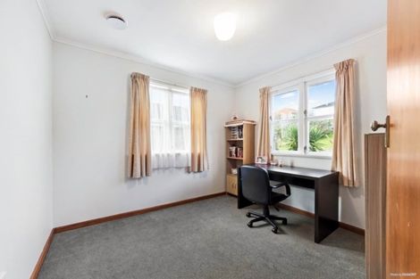 Photo of property in 68 Staveley Avenue, Mount Roskill, Auckland, 1041