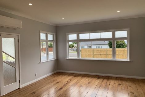 Photo of property in 74 Queenwood Road, Levin, 5510