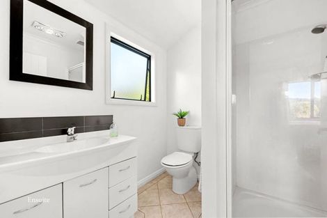 Photo of property in 31c Kakariki Way, Whitemans Valley, Upper Hutt, 5371