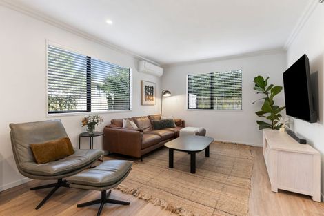 Photo of property in 2/34 Selwyn Crescent, Forrest Hill, Auckland, 0620
