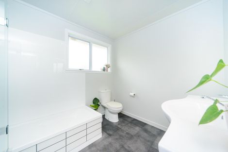 Photo of property in 44 Holdsworth Avenue, Milson, Palmerston North, 4414