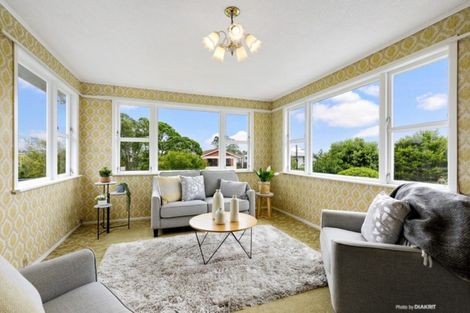 Photo of property in 16 Bancroft Terrace, Newlands, Wellington, 6037