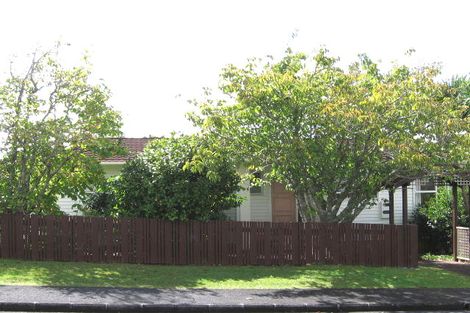 Photo of property in 41 Spence Road, Henderson, Auckland, 0612