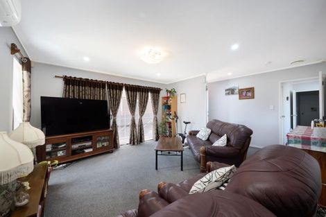 Photo of property in 14 De Quincey Terrace, Highland Park, Auckland, 2010