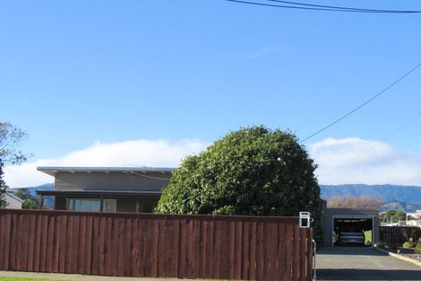 Photo of property in 32 Te Rauparaha Street, Otaki, 5512