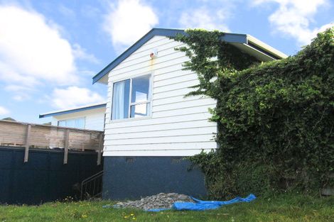 Photo of property in 12 Buxton Avenue, Karori, Wellington, 6012