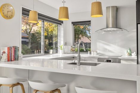 Photo of property in 33 Broadhaven Avenue, Parklands, Christchurch, 8083