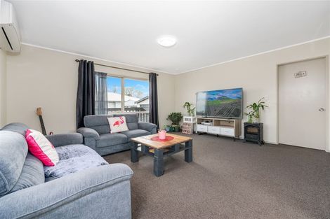 Photo of property in 2/44 Orion Street, Papakura, 2110