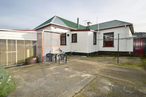 Photo of property in 71 Neville Street, Caversham, Dunedin, 9012