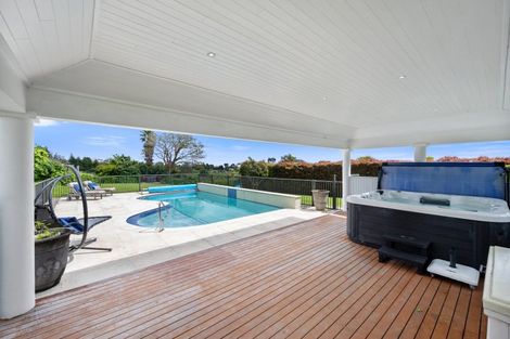 Photo of property in 576 Whitford Road, Whitford, Howick, 2571