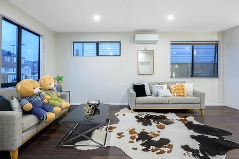 Photo of property in 15 Silvereye Road, Hobsonville, Auckland, 0616