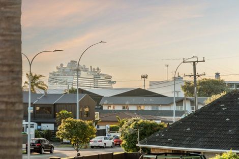 Photo of property in 1 Sutherland Avenue, Mount Maunganui, 3116