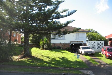 Photo of property in 53 La Trobe Street, Pakuranga Heights, Auckland, 2010
