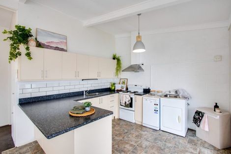 Photo of property in 2/204a Park Road South, Akina, Hastings, 4122