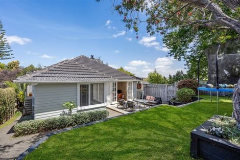 Photo of property in 2/24 Selwyn Crescent, Forrest Hill, Auckland, 0620